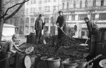 Dovoz uhlí na Václavském náměstí, Praha, 1980