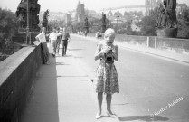 Na Karlově mostě, Praha, 1957